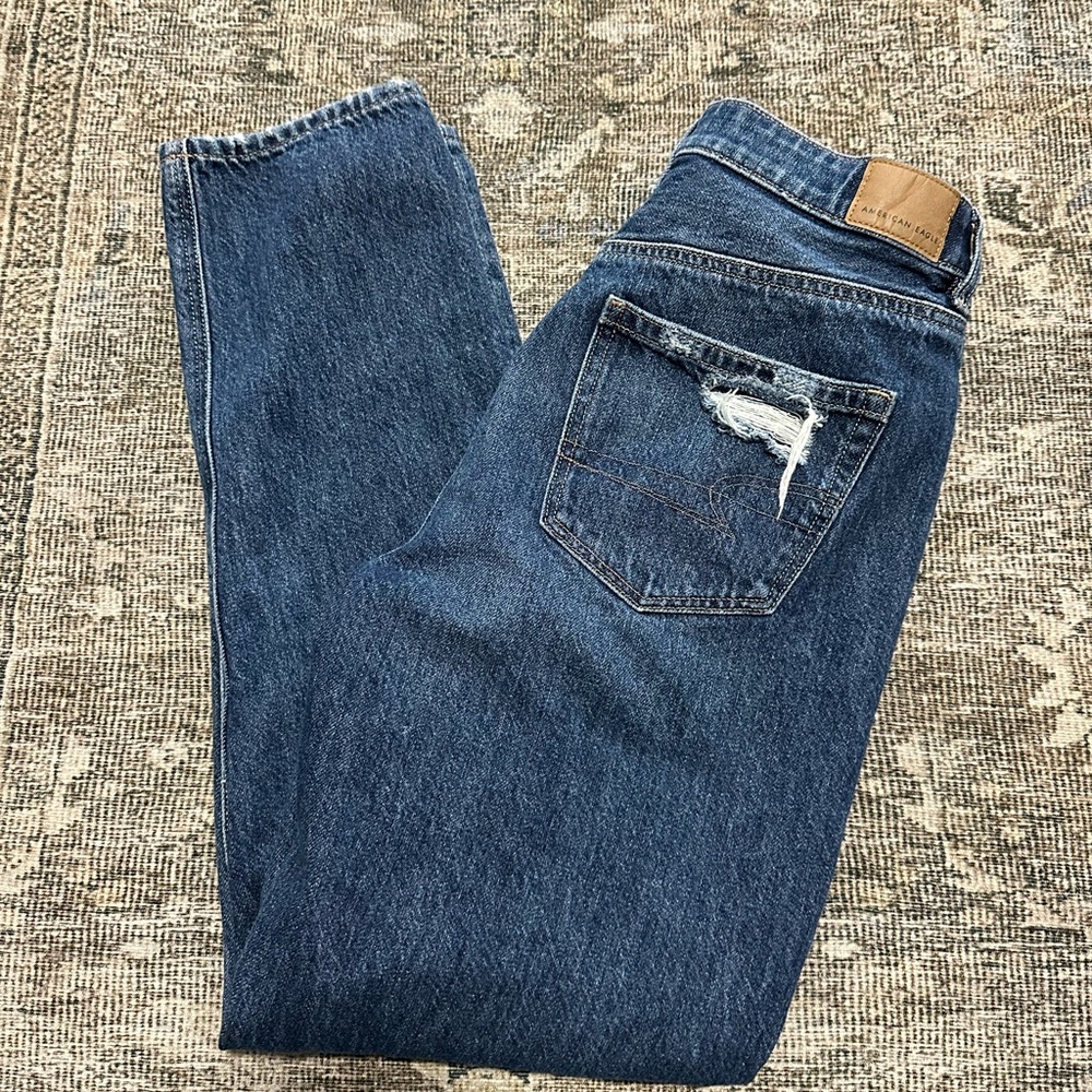 Women’s American Eagle Mom jeans
